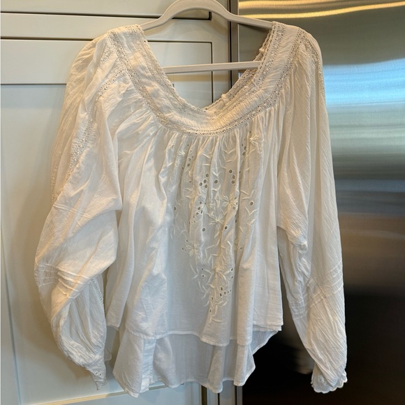Free People XL and soft White Embroidered Women's cotton Top - Picture 2 of 9